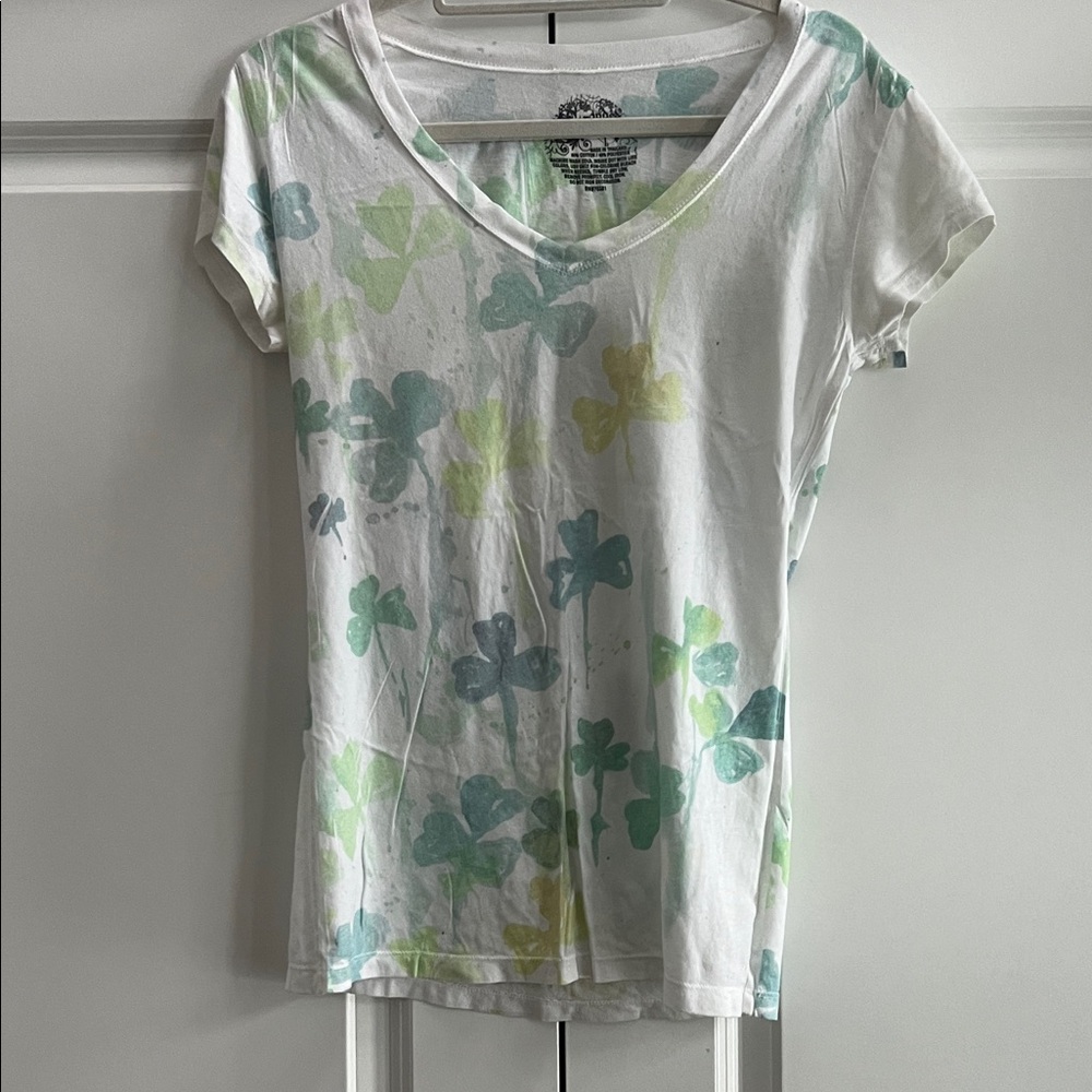 Stranded White Shamrock V-Neck Tee
